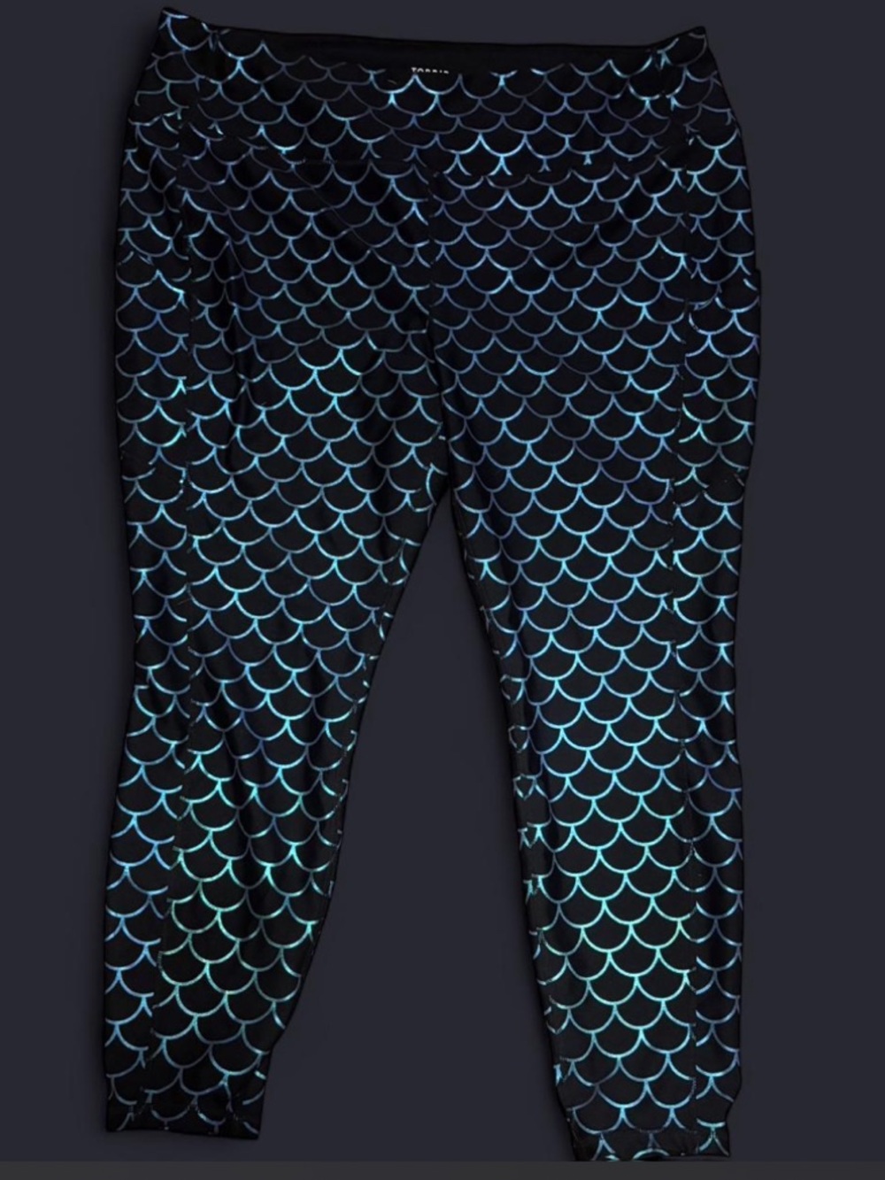 Torrid sz 3 Iridescent Mermaid Scale Leggings  festival athletic plus size